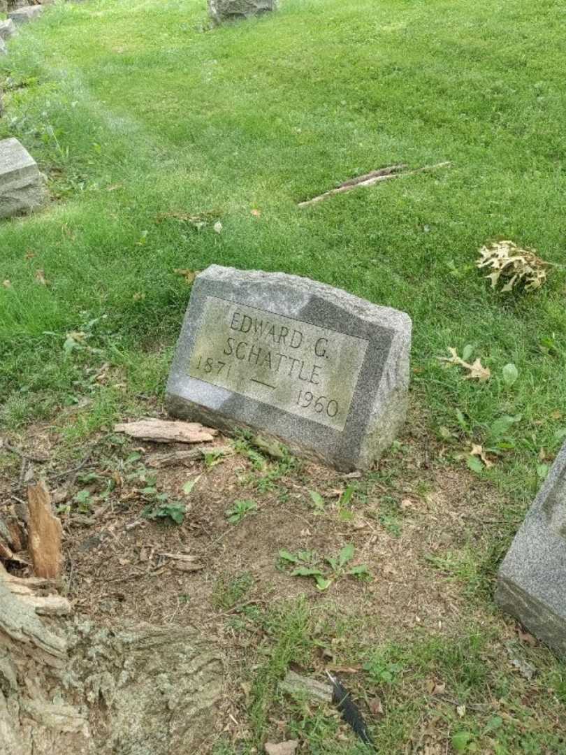 Edward G. Schattle's grave. Photo 3