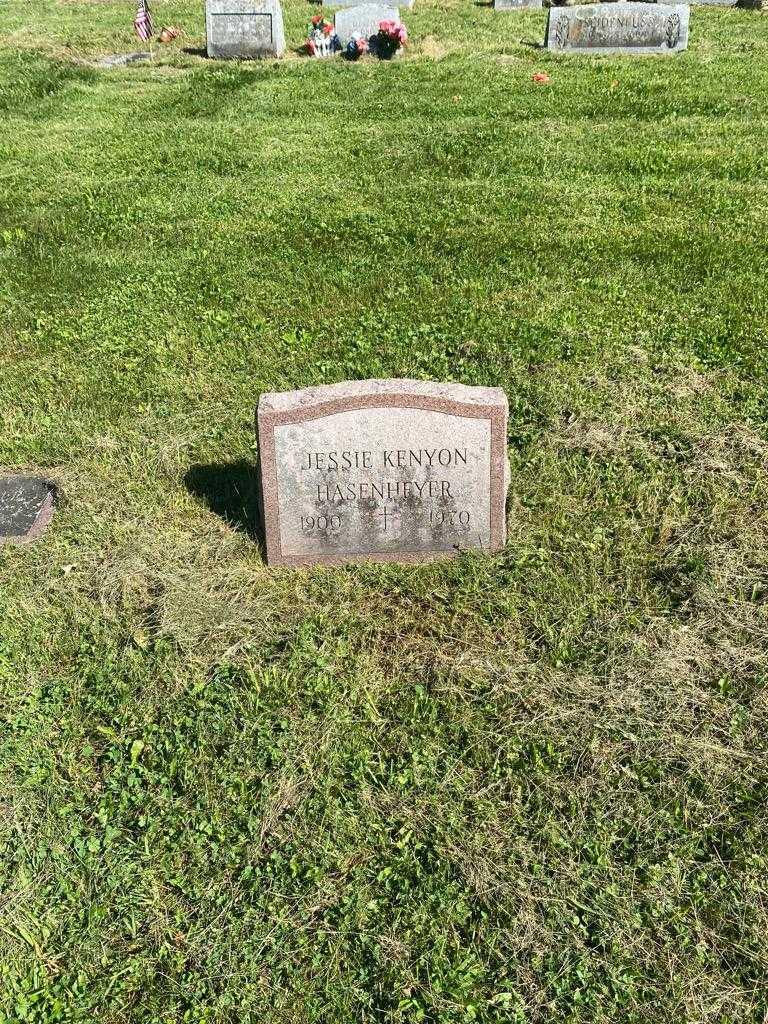 Jessie Kenyon Hasenheyer's grave. Photo 2