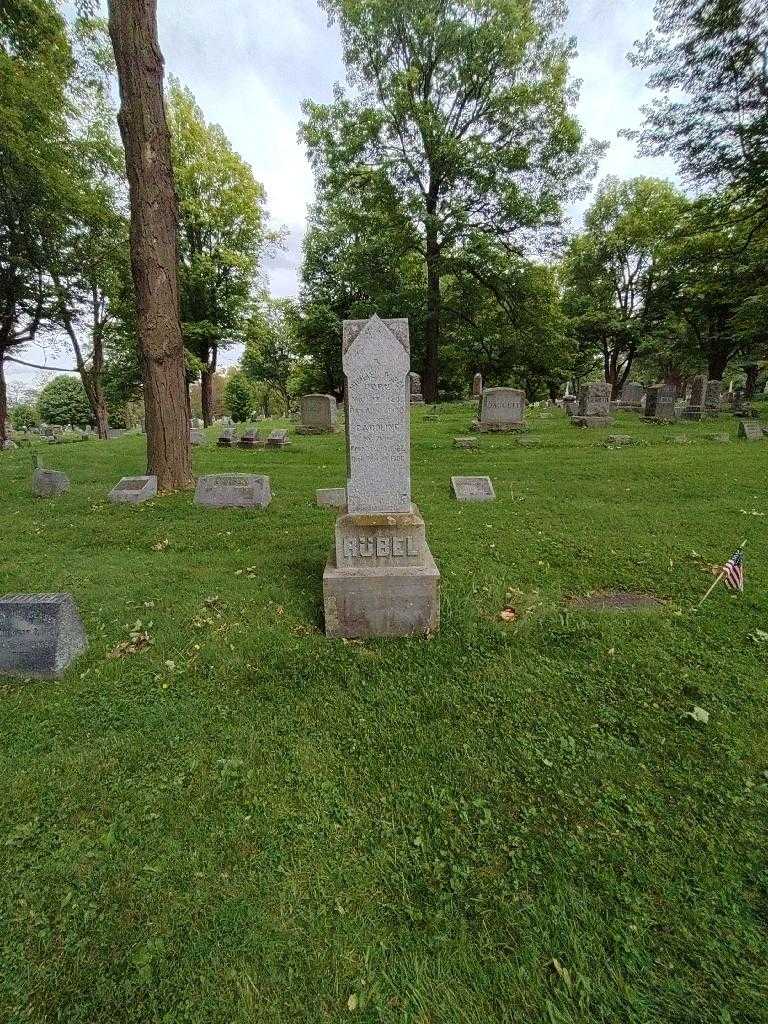 Caroline Rubel's grave. Photo 1