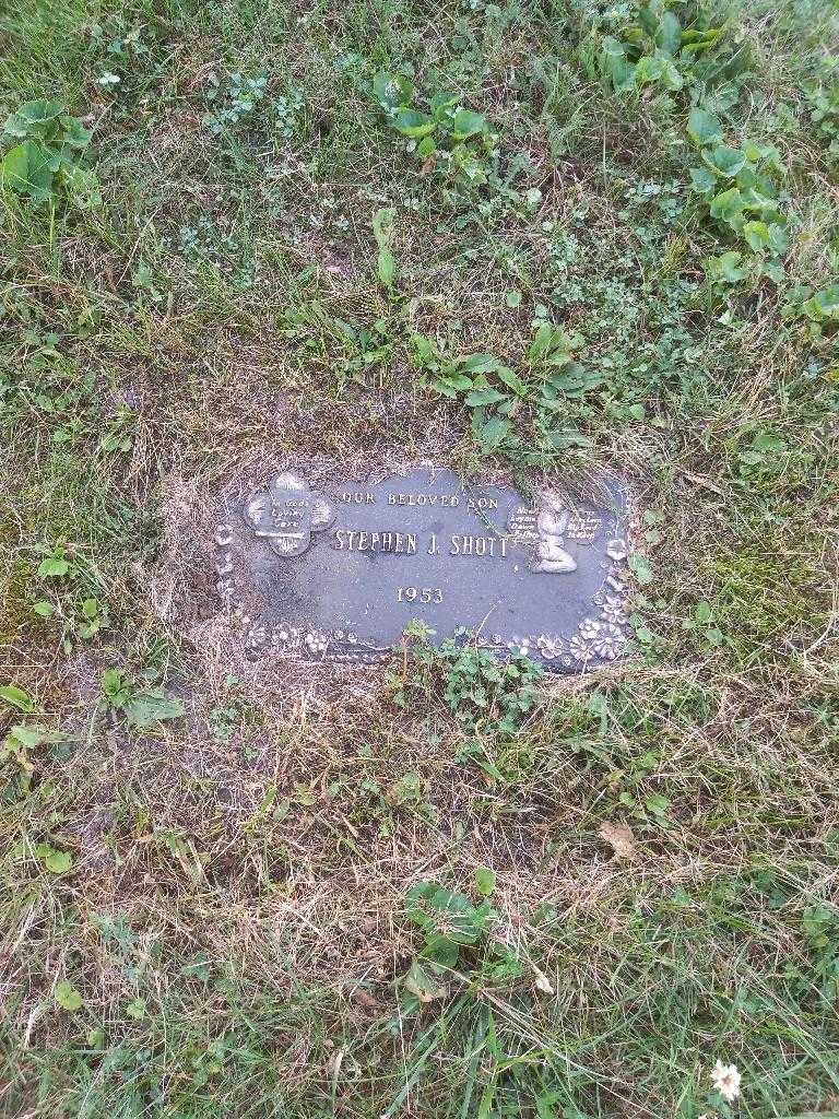 Stephen J. Shott's grave. Photo 2