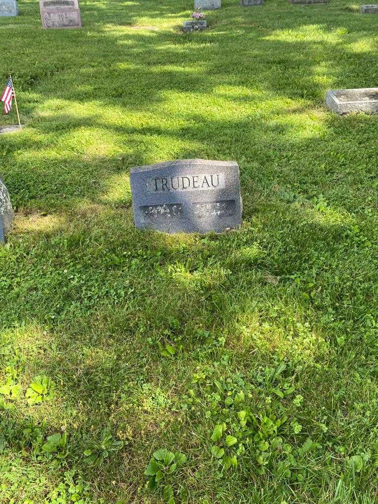 Felix R. Trudeau's grave. Photo 2