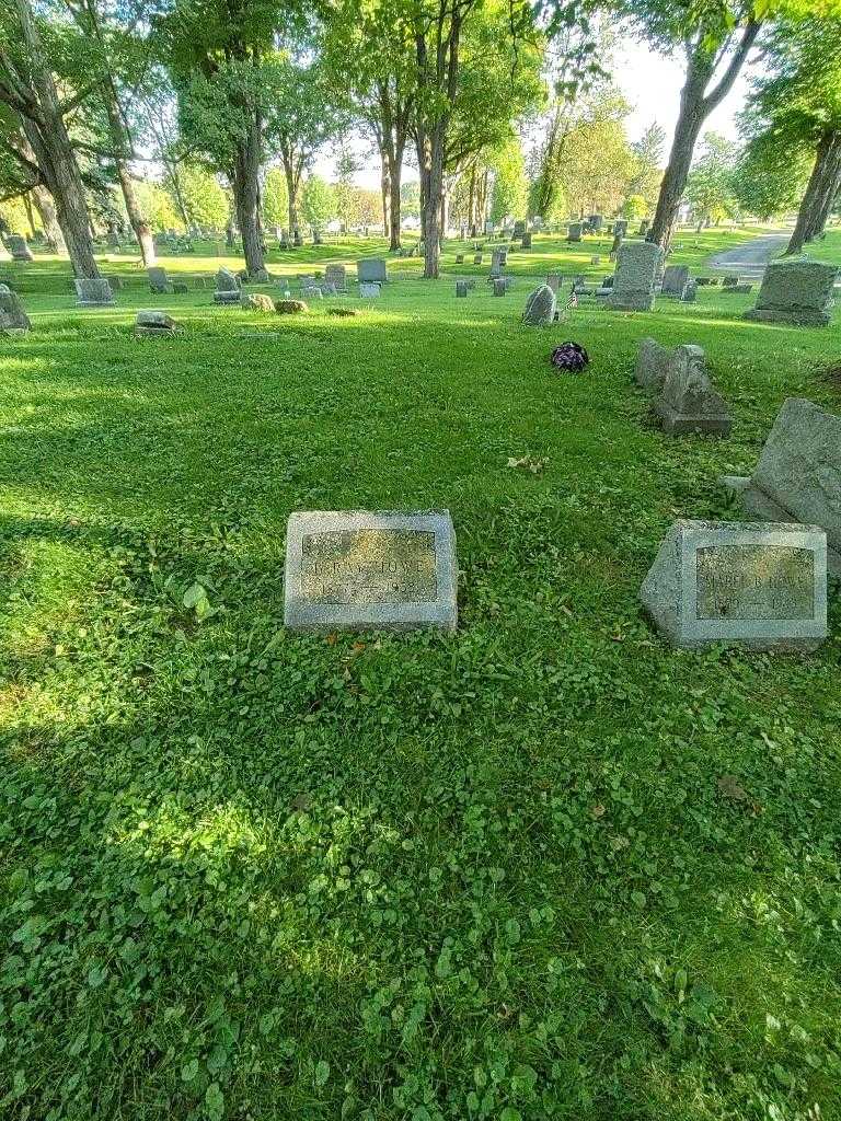 Harold Ray Howe's grave. Photo 1