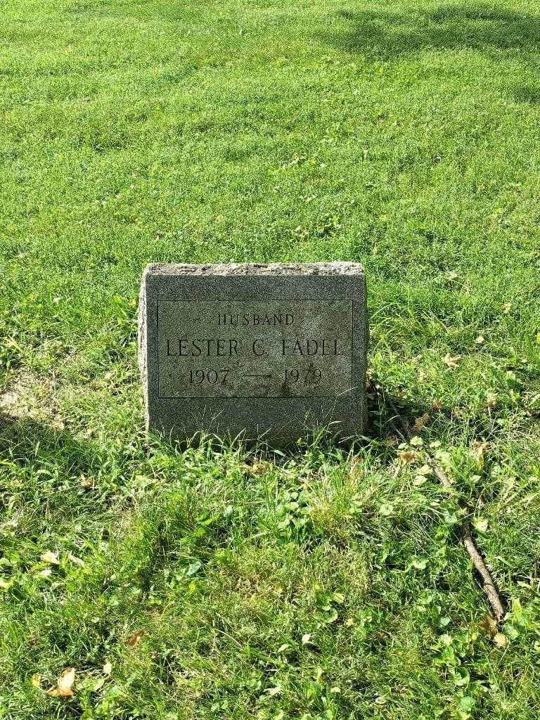 Lester C. Fadel's grave. Photo 2