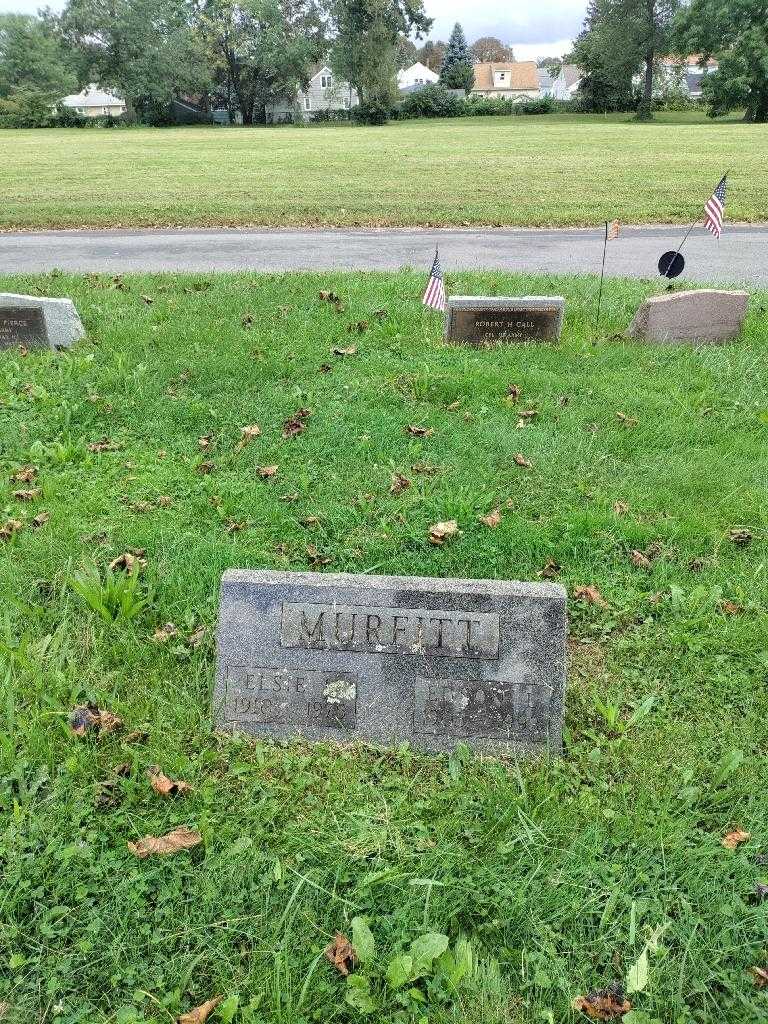 Elsie Murfitt's grave. Photo 3