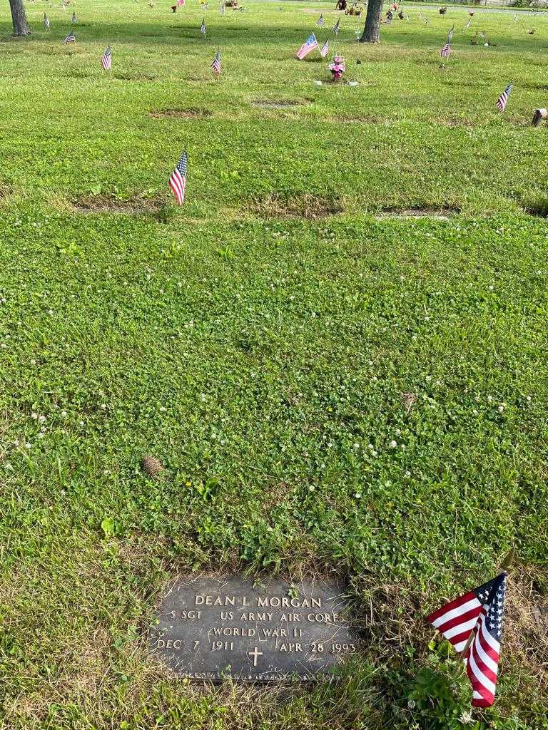 Dean L. Morgan's grave. Photo 2
