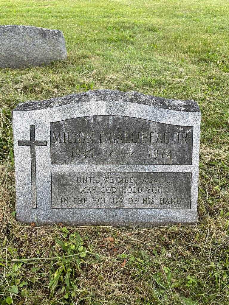 Milton F. Gallipeau Junior's grave. Photo 3