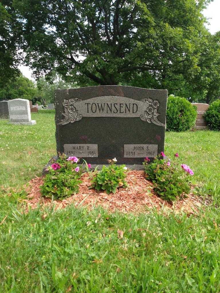 Mary R. Townsend's grave. Photo 1