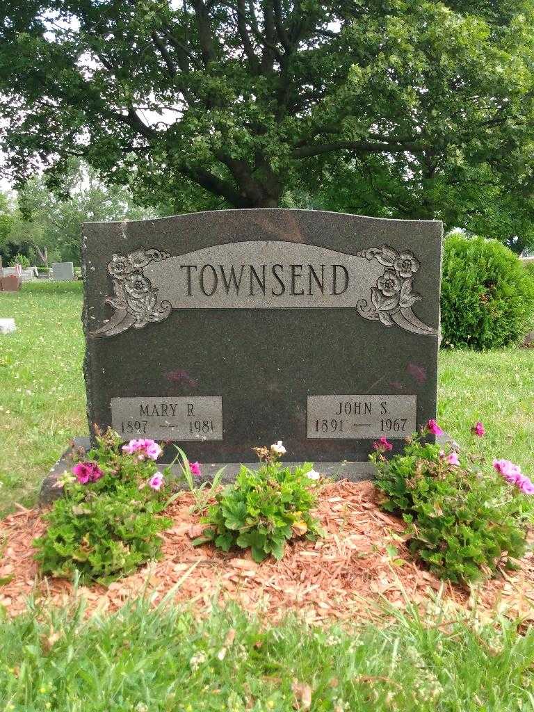 Mary R. Townsend's grave. Photo 2