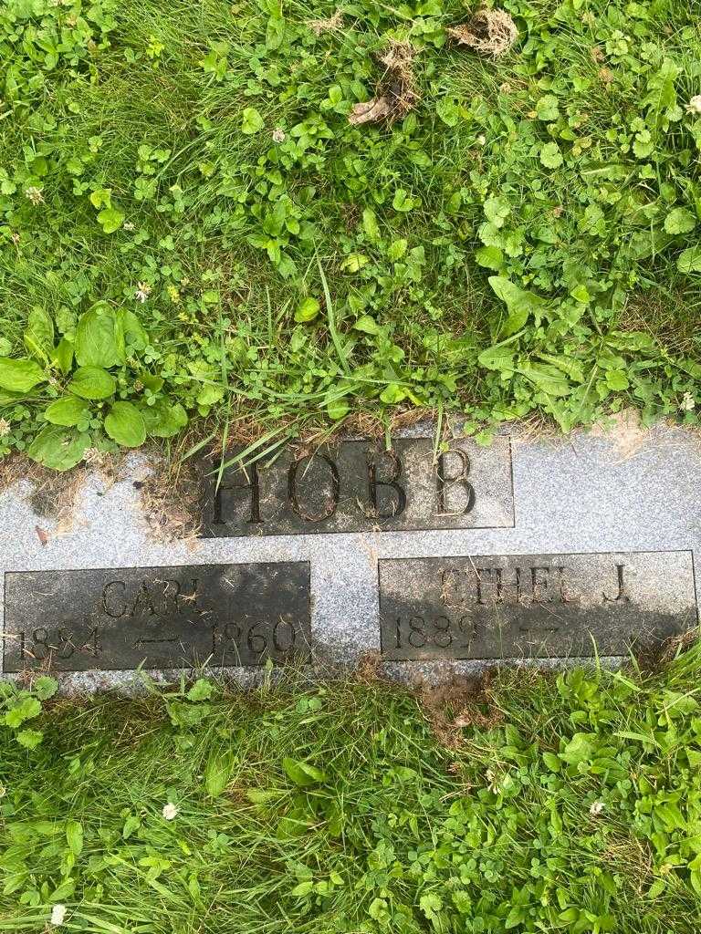 Carl Hobb's grave. Photo 3