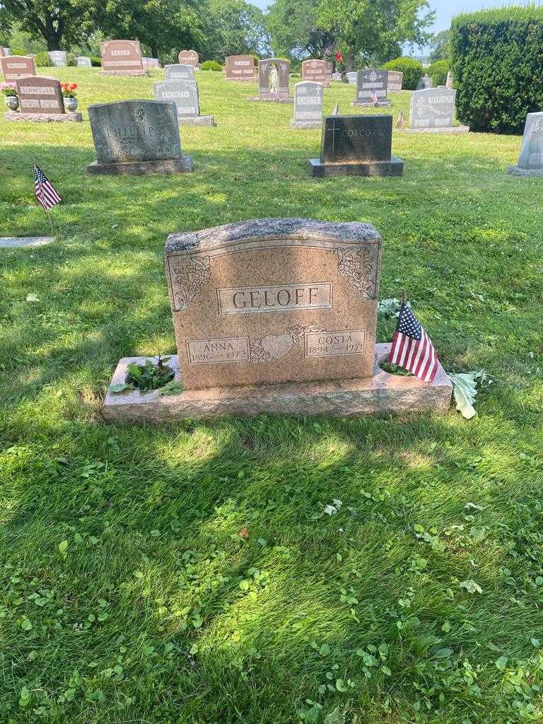Anna Geloff's grave. Photo 2