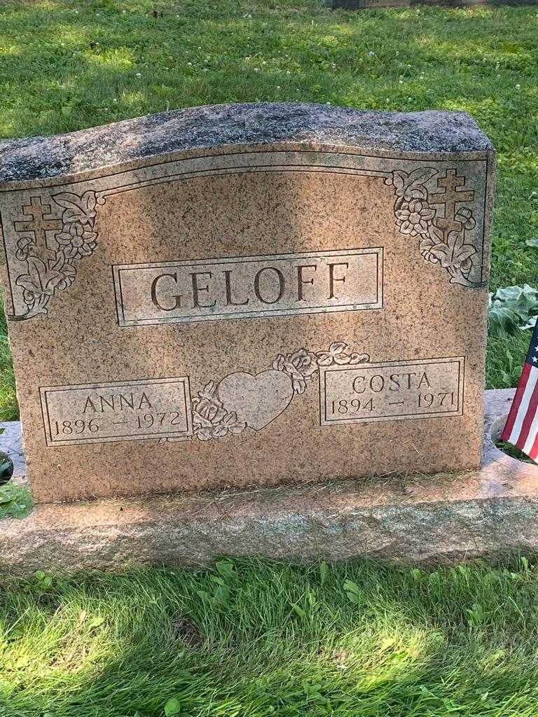 Anna Geloff's grave. Photo 3