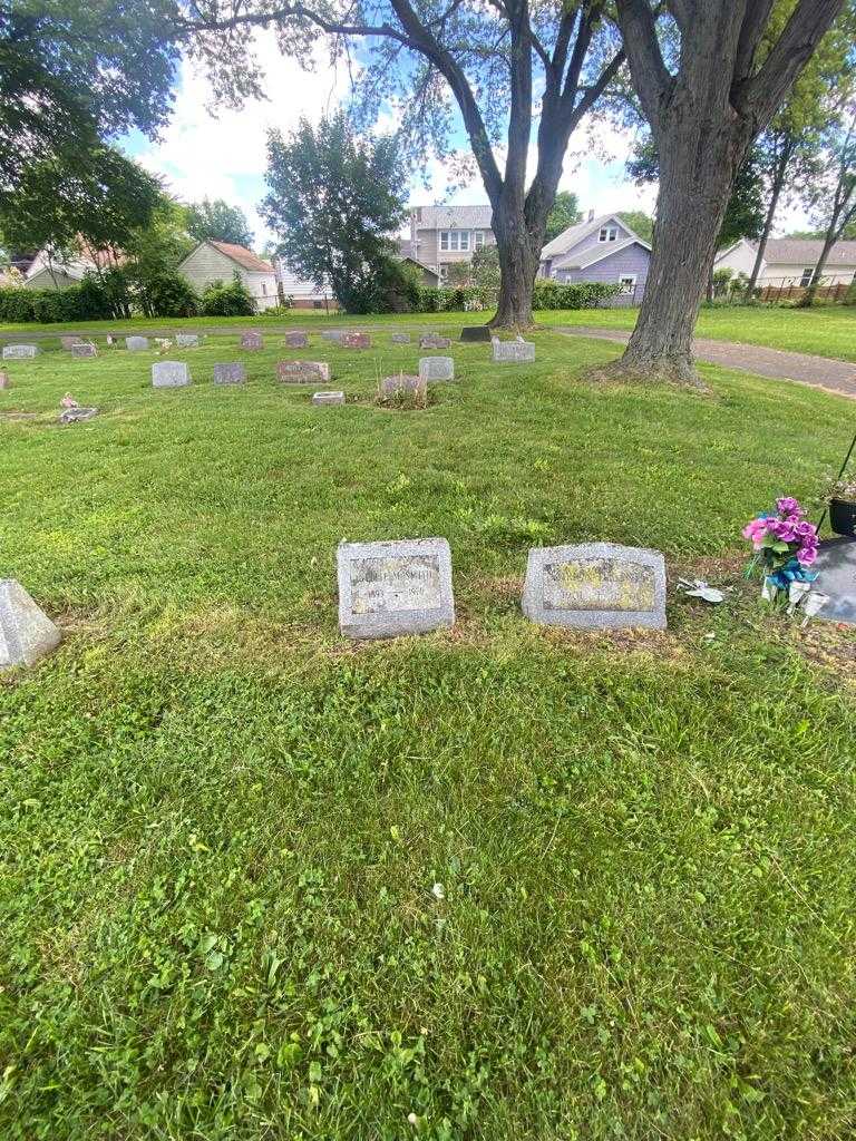 Nellie M. Smith's grave. Photo 1