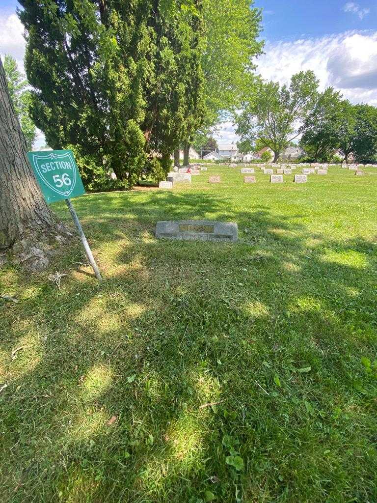 Leta J. Haas's grave. Photo 1