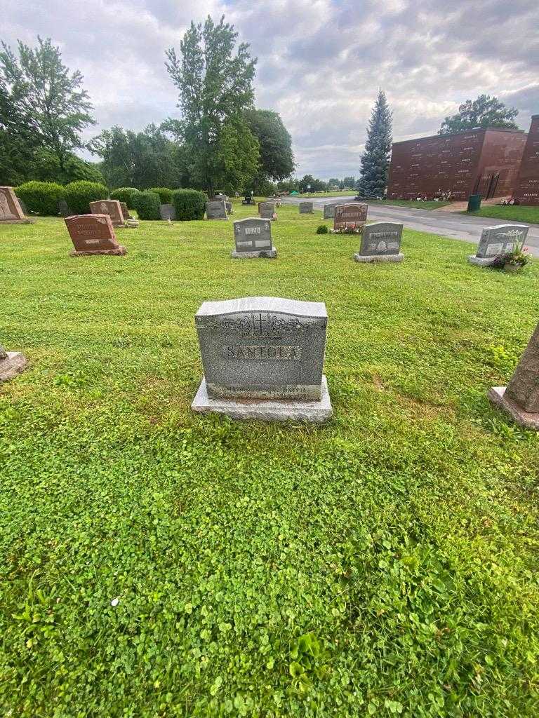 Mary Santola's grave. Photo 1