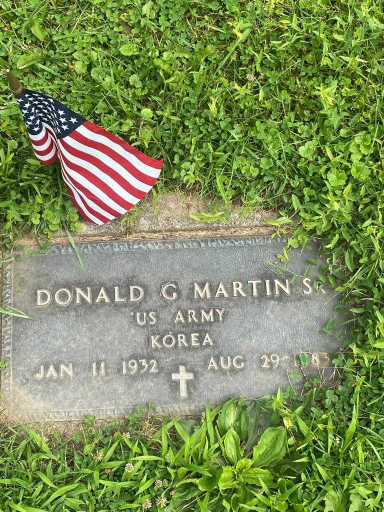 Donald G. Martin Senior's grave. Photo 3