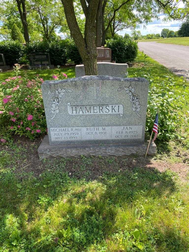Ruth M. Hamerski's grave. Photo 2