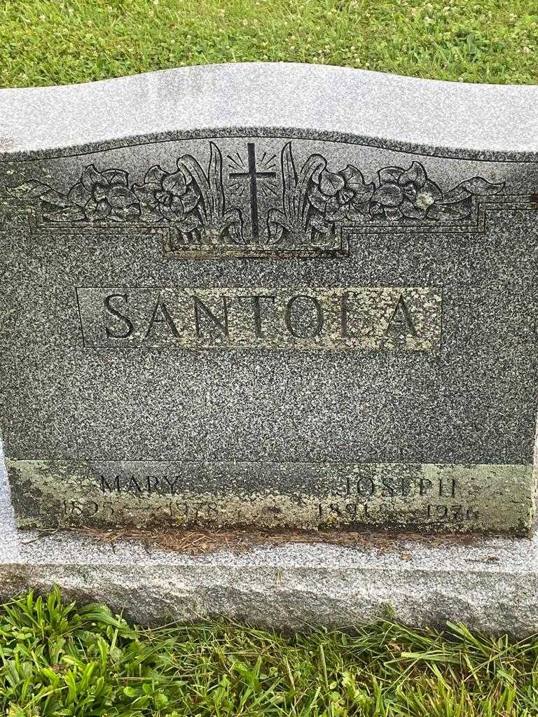 Mary Santola's grave. Photo 3