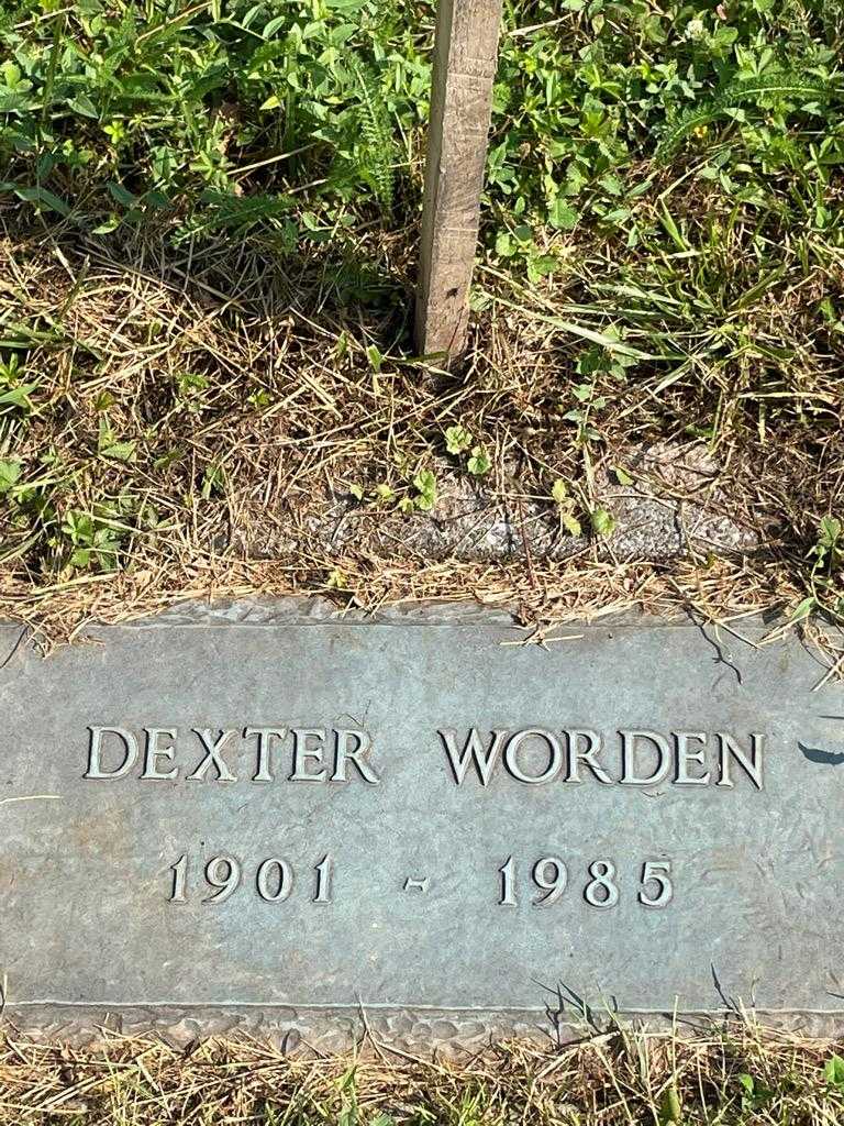 Dexter Worden's grave. Photo 3