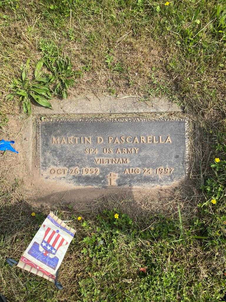 Martin D. Pascarella's grave. Photo 3