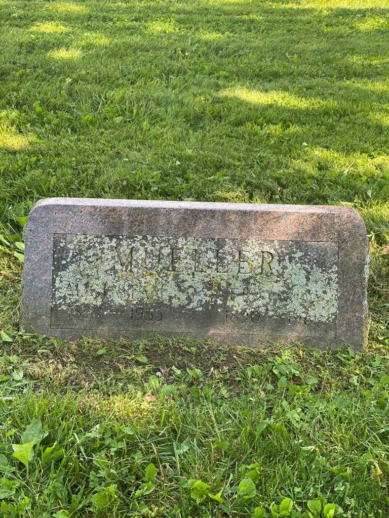 Augusta E. Mueller's grave. Photo 3
