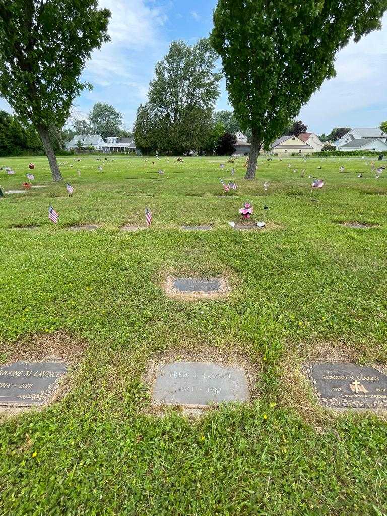 Fred J. Lavoice's grave. Photo 1
