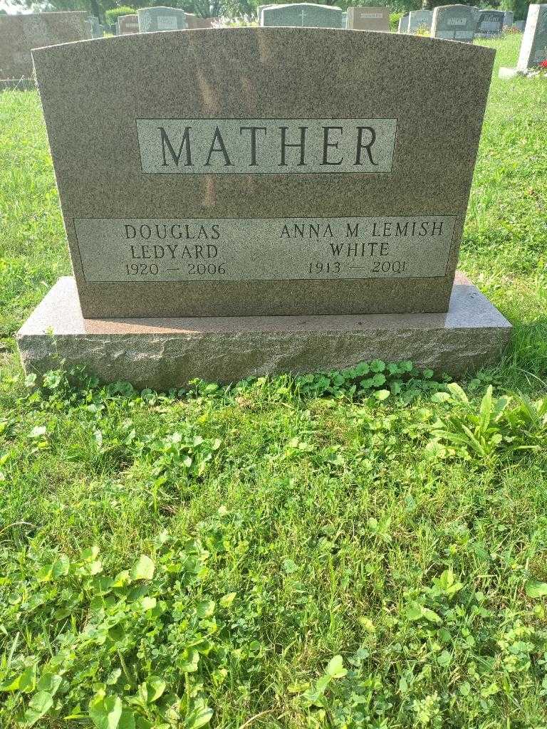 Anna M. Mather Lemish White's grave. Photo 1