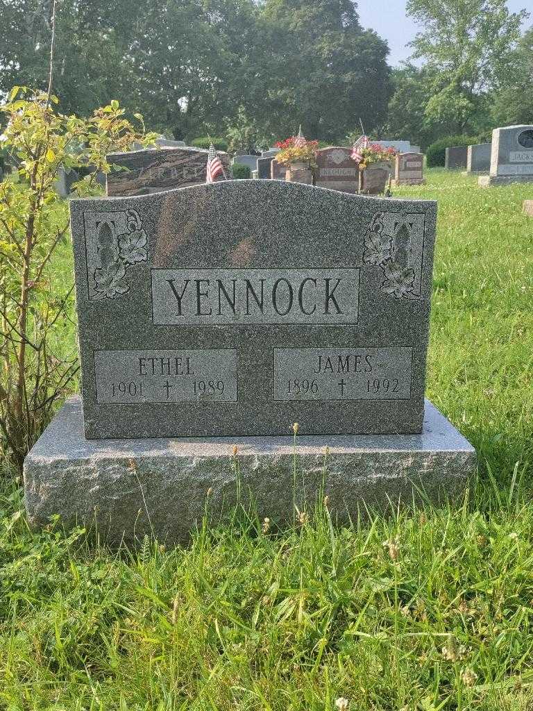 Ethel Yennock's grave. Photo 2
