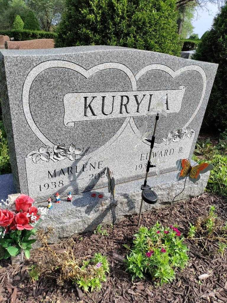 Marlene Kuryla's grave. Photo 3
