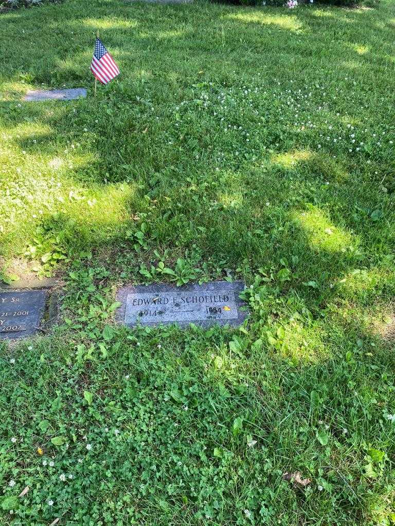 Edward E. Schofield's grave. Photo 2