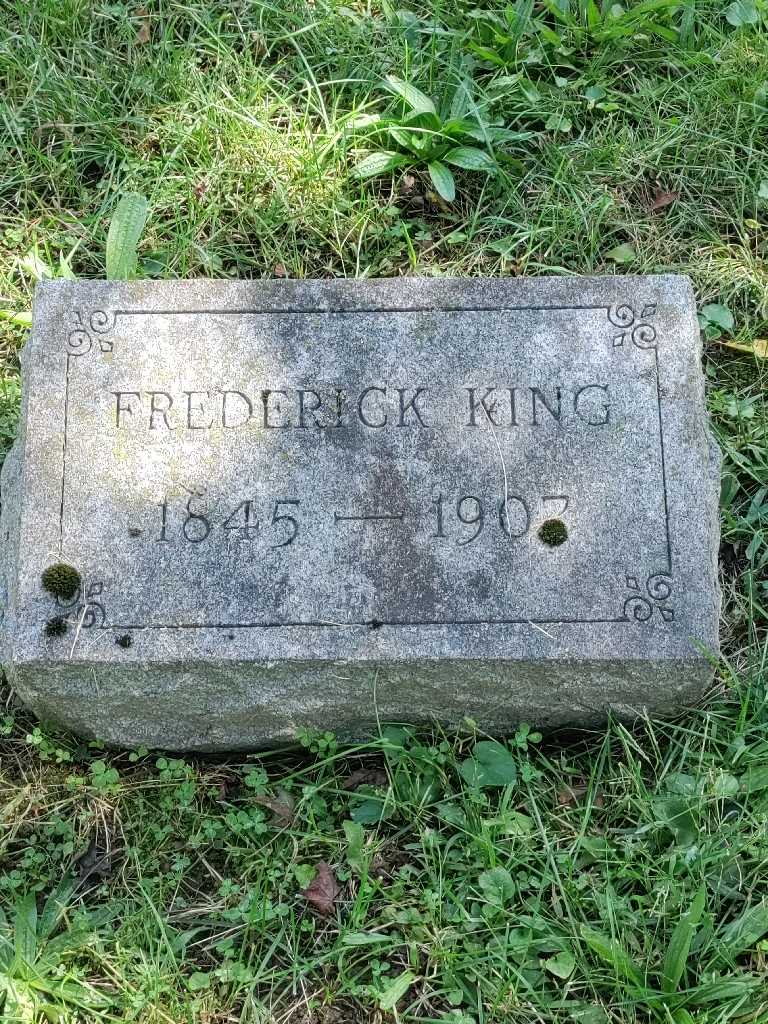 Frederick King's grave. Photo 3