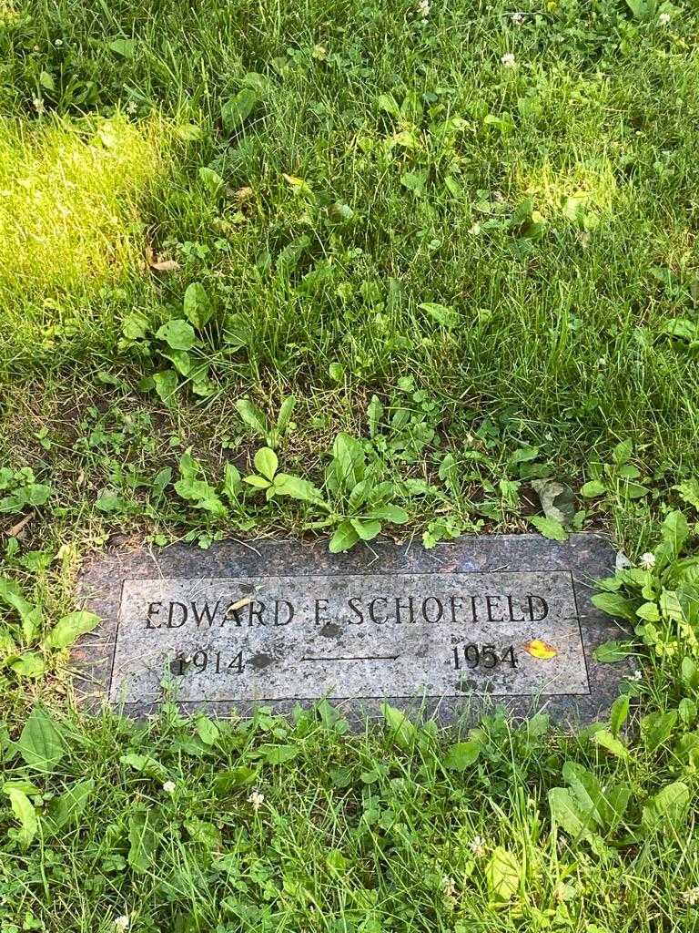 Edward E. Schofield's grave. Photo 3