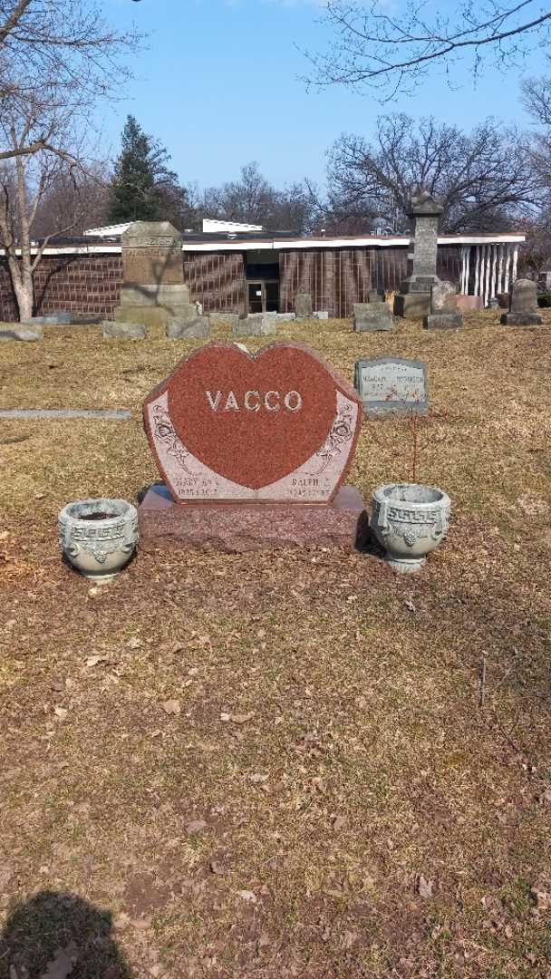 Ralph J. Vacco's grave. Photo 3