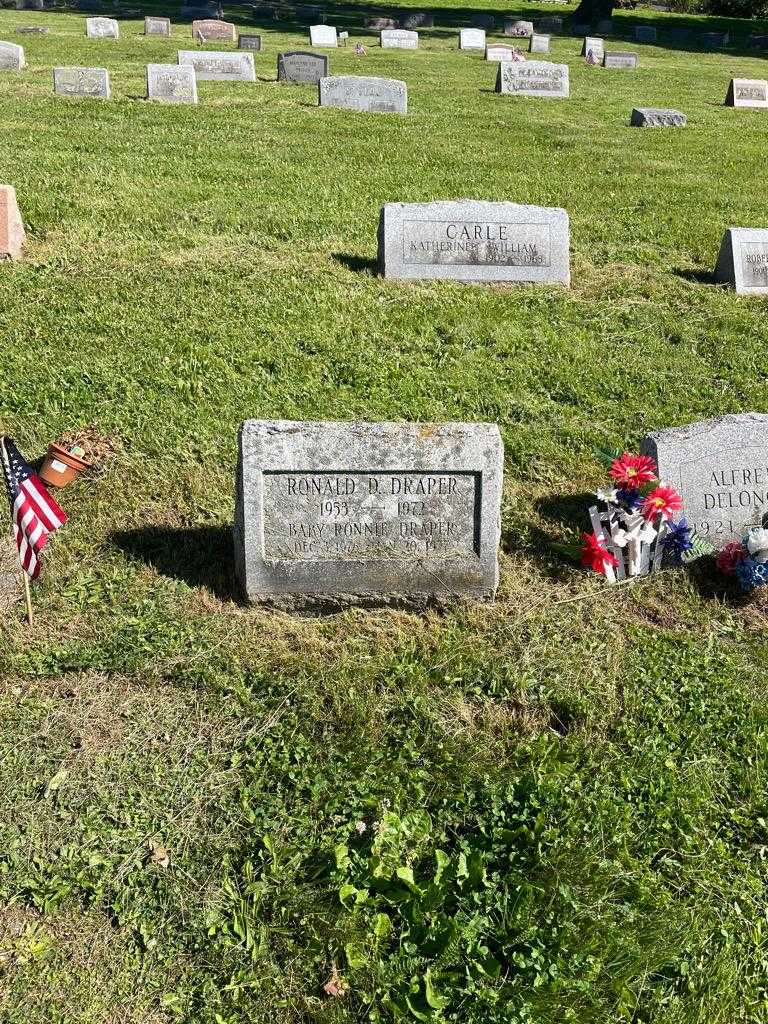 Ronald D. Draper's grave. Photo 2