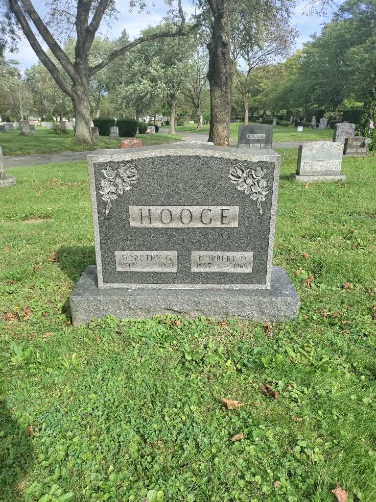 Norbert O. Hooge's grave. Photo 2