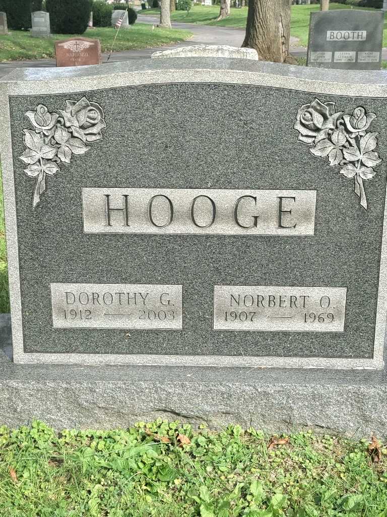 Norbert O. Hooge's grave. Photo 3