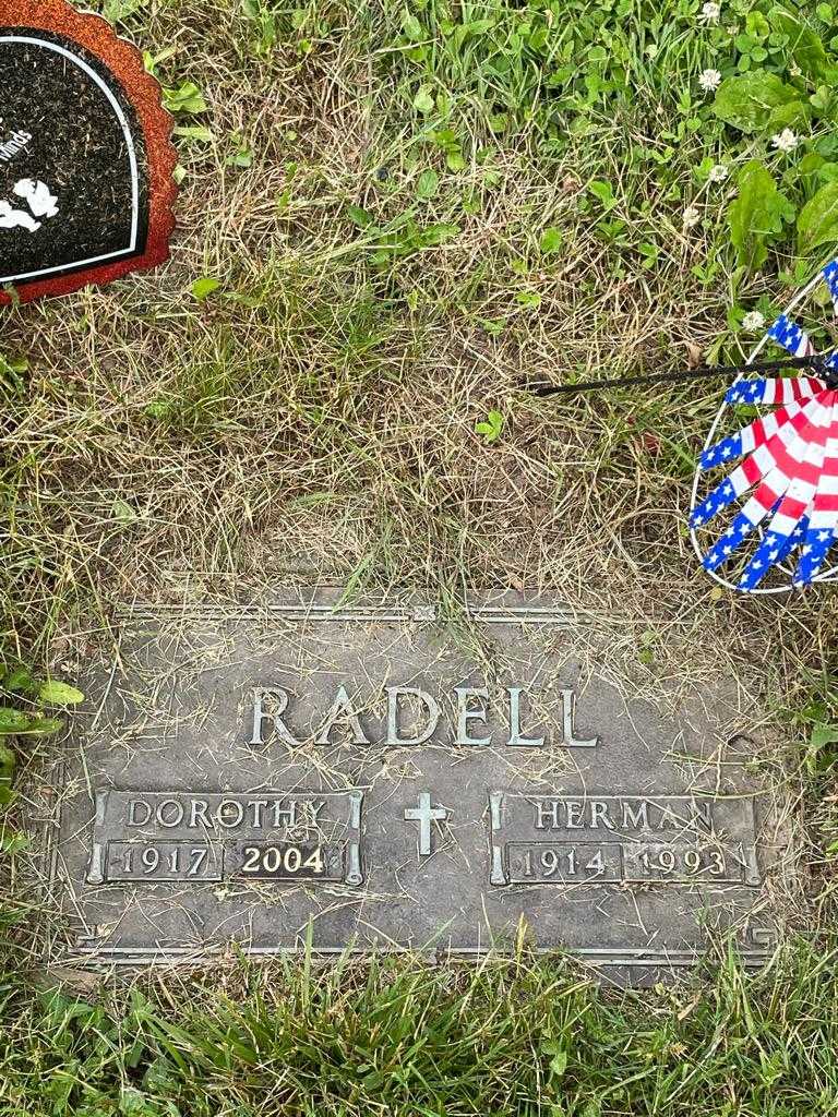 Herman Radell's grave. Photo 3