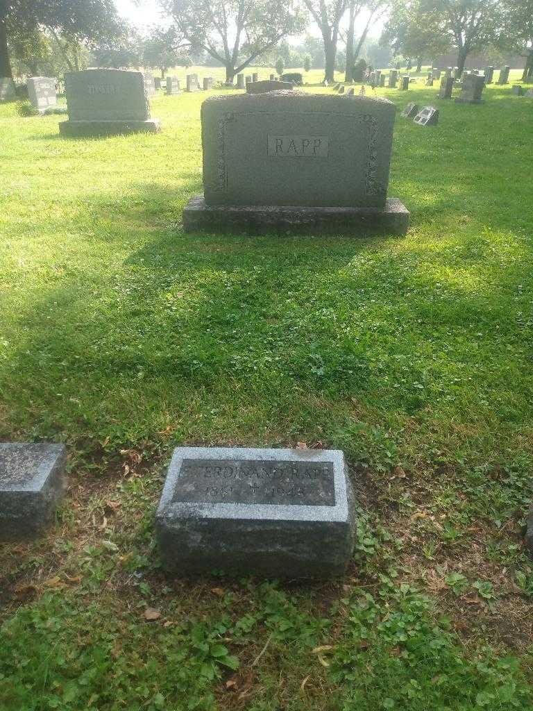 Ferdinand E. Rapp's grave. Photo 1
