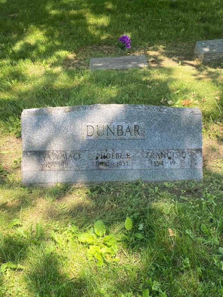 Phoebe E. Dunbar's grave. Photo 3