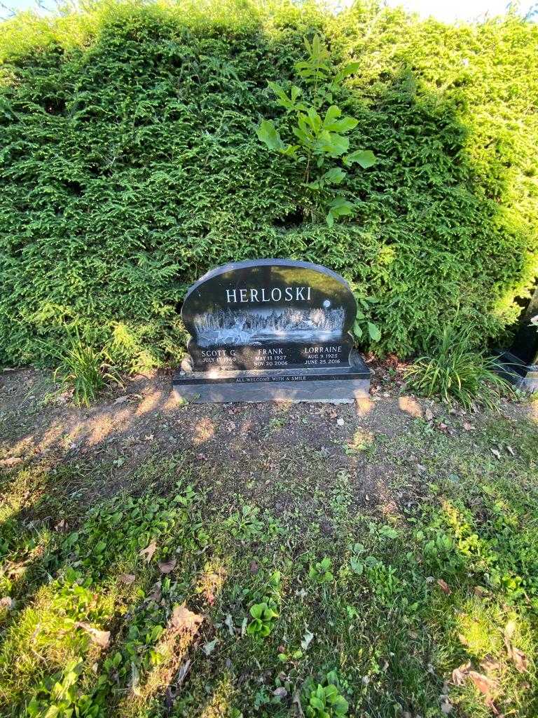 Frank Herloski's grave. Photo 1
