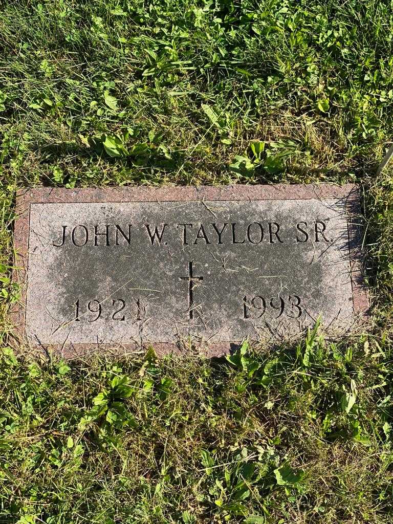 John W. Taylor Senior's grave. Photo 3