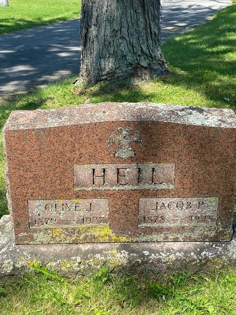 Olive J. Heil's grave. Photo 3