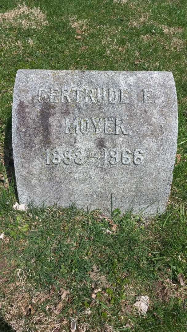 Gertrude E. Moyer's grave. Photo 3