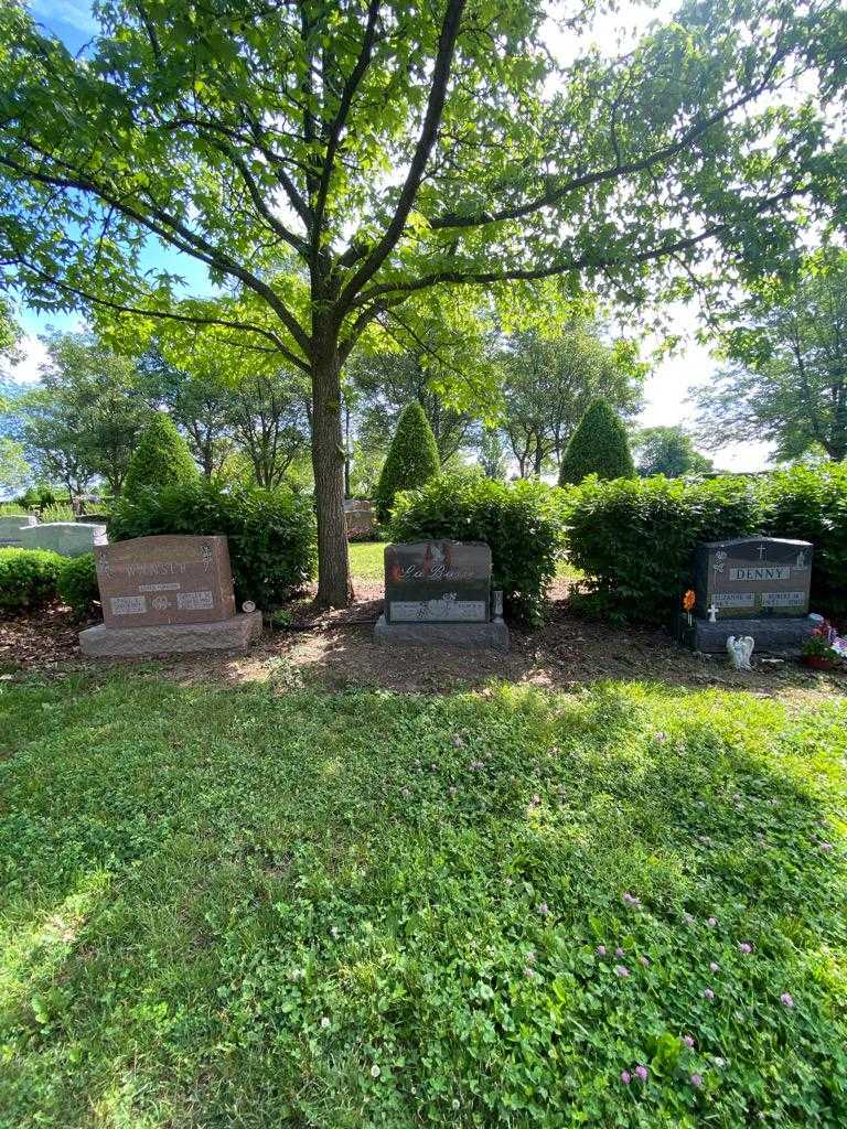 Jane Woods La Barre's grave. Photo 1