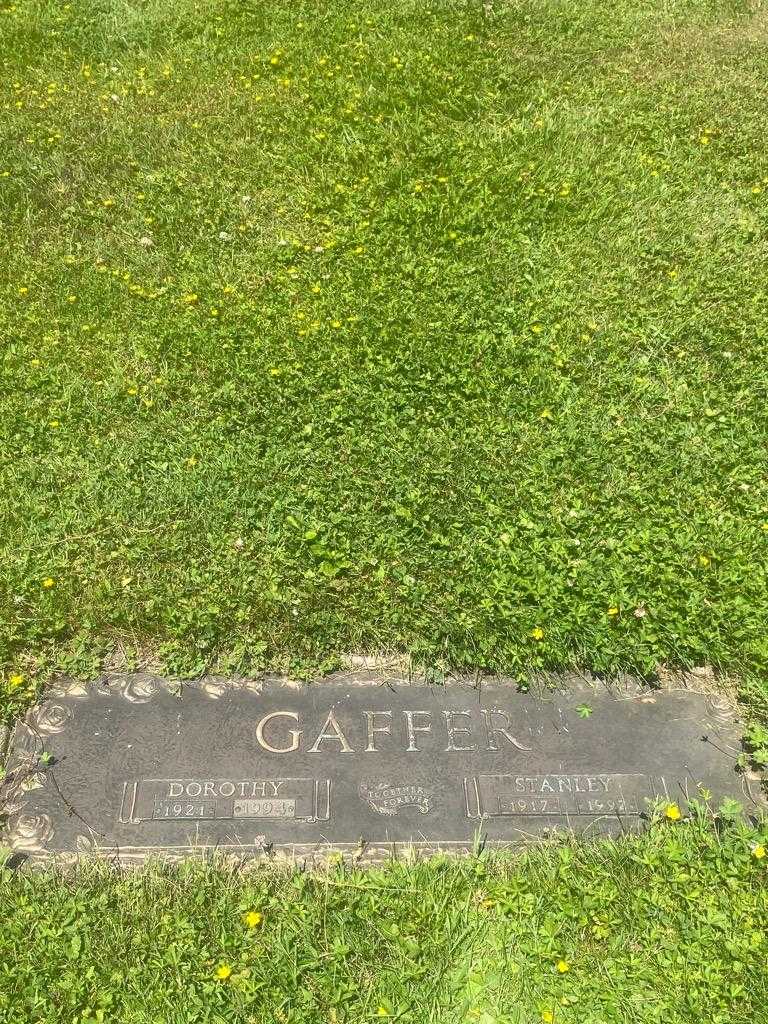 Dorothy Gaffer's grave. Photo 3