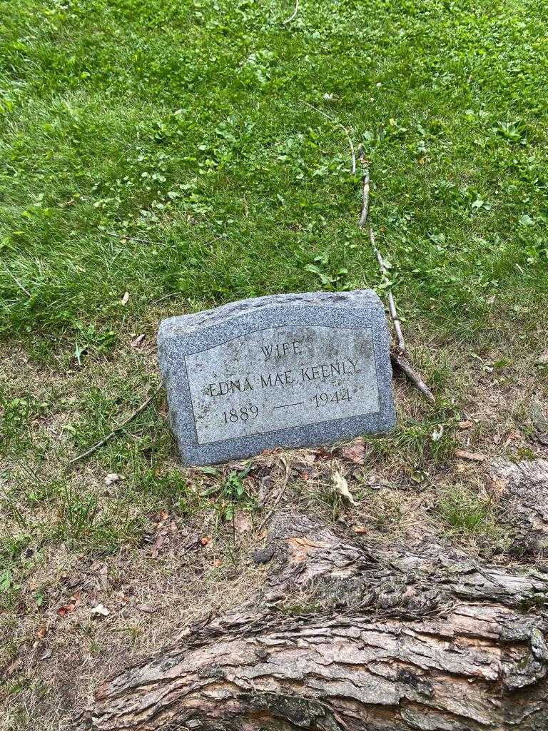Edna Mae C Keenly's grave. Photo 2