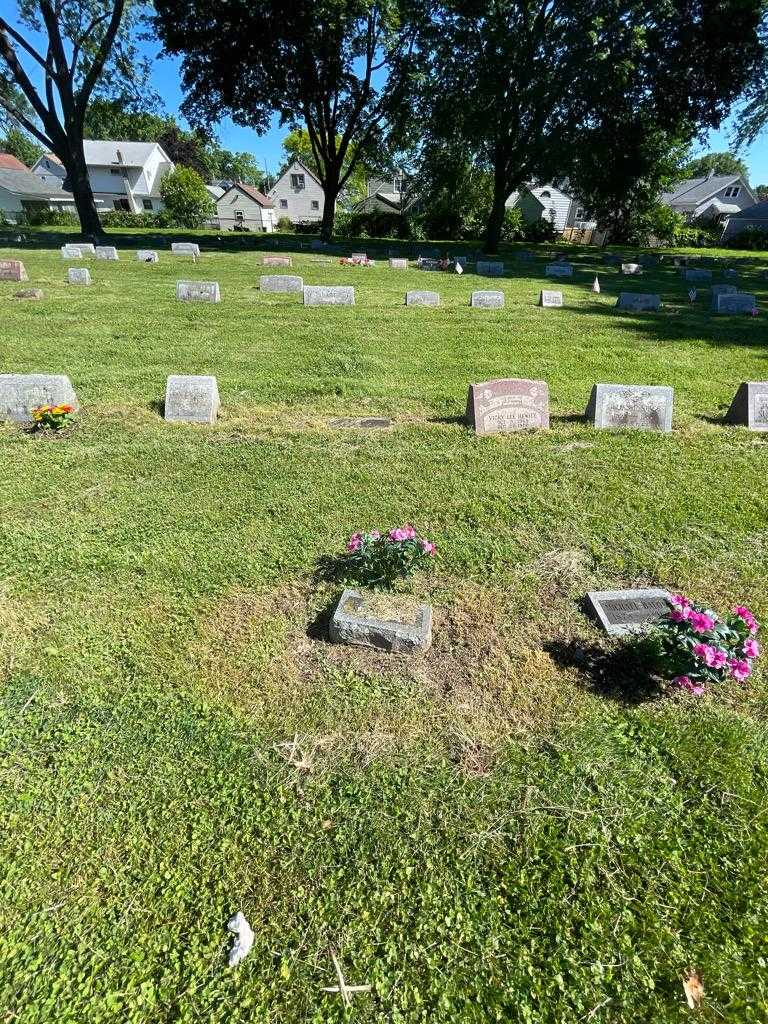 Mary A. Balon's grave. Photo 1