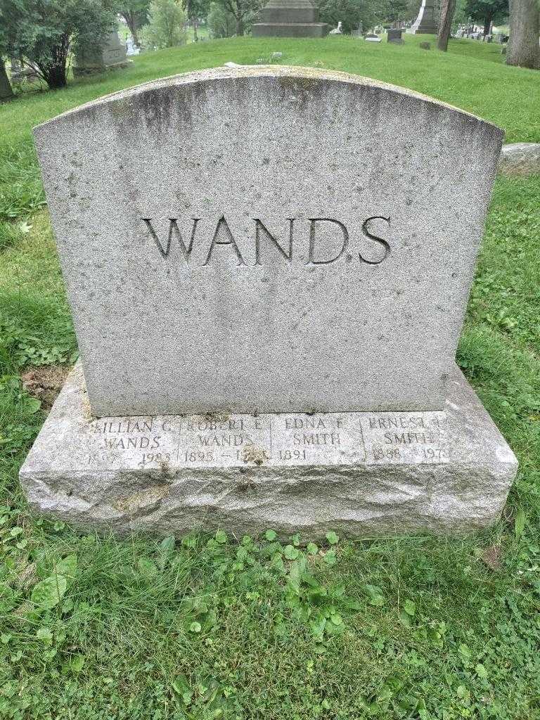 Lillian C. Wands's grave. Photo 3