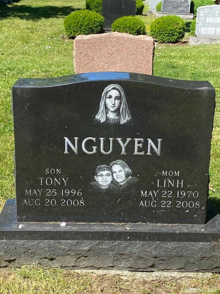 Tony Nguyen's grave. Photo 3