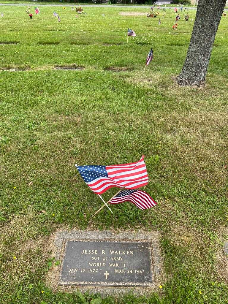 Jesse R. Walker's grave. Photo 2