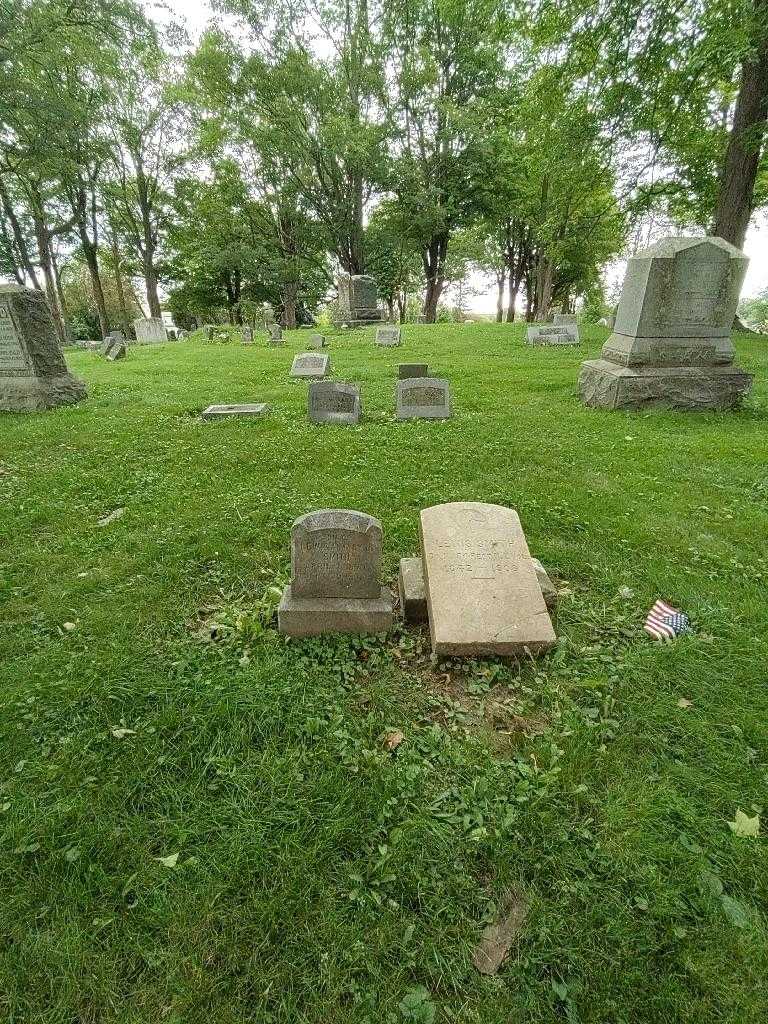 Arthur T. Smith's grave. Photo 1